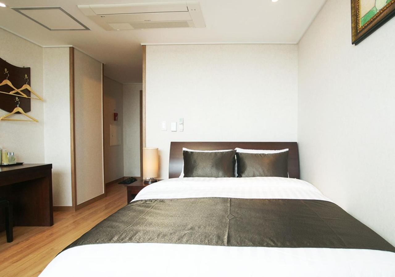 Iris Hotel Seogwipo Eksteriør billede