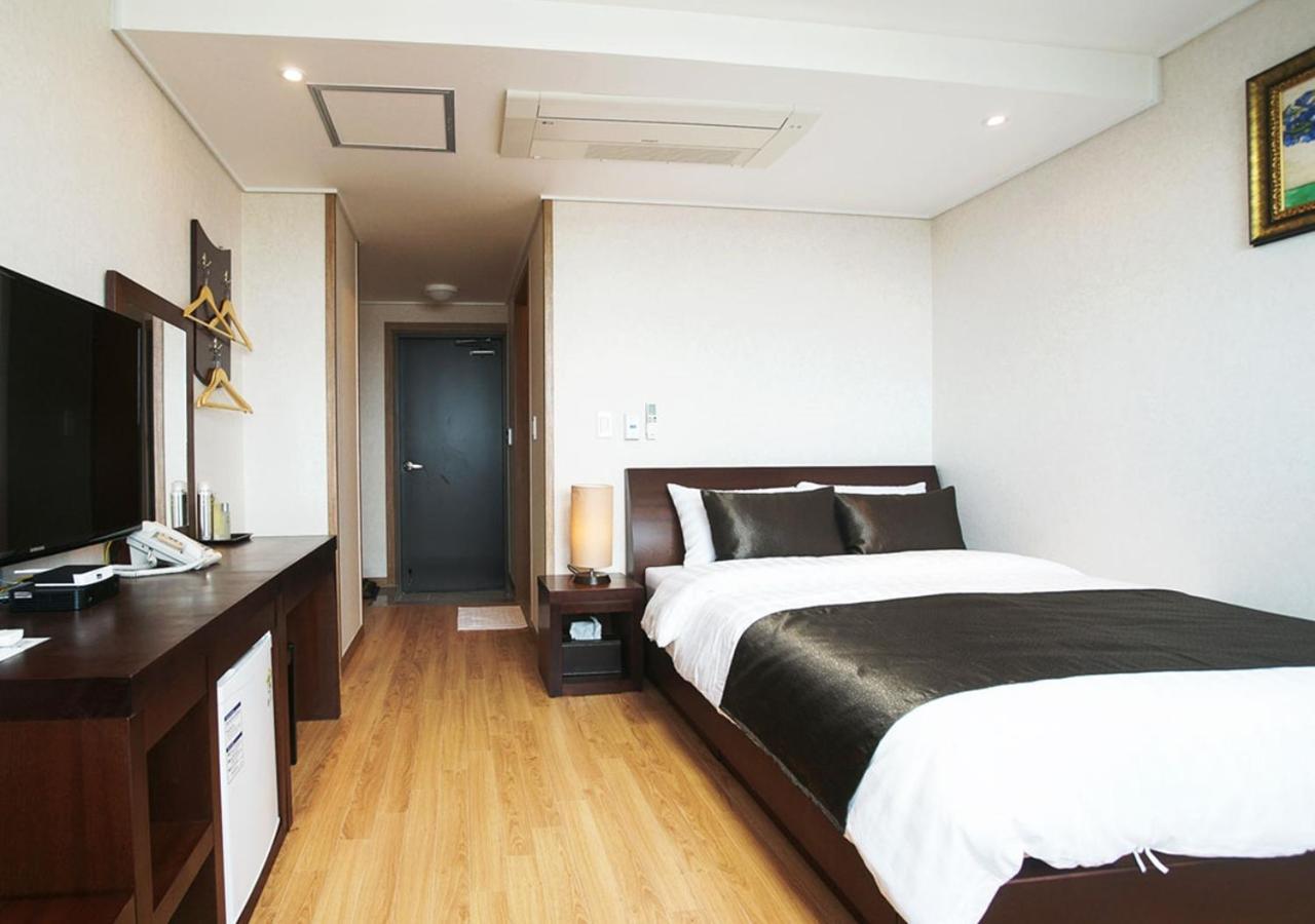 Iris Hotel Seogwipo Eksteriør billede