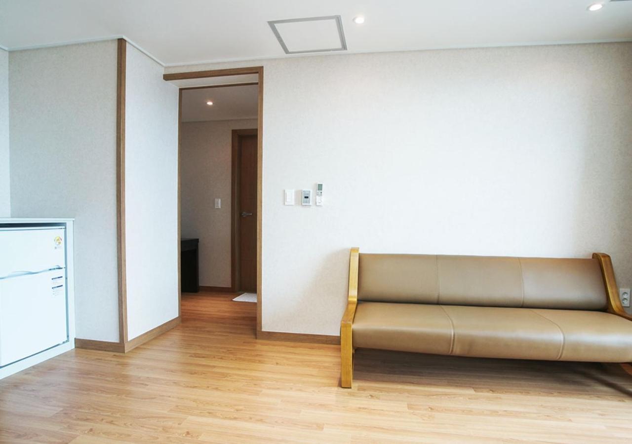 Iris Hotel Seogwipo Eksteriør billede