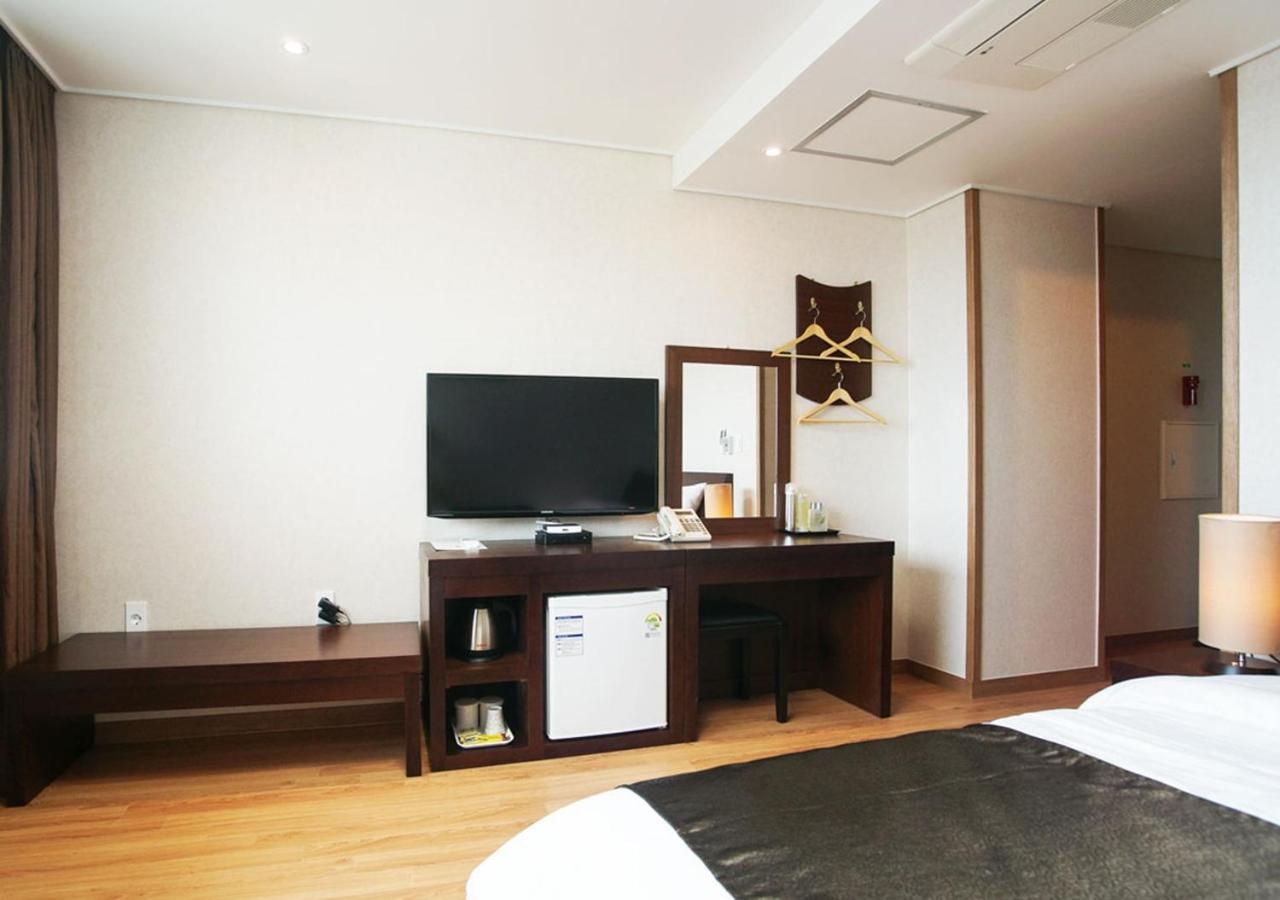 Iris Hotel Seogwipo Eksteriør billede